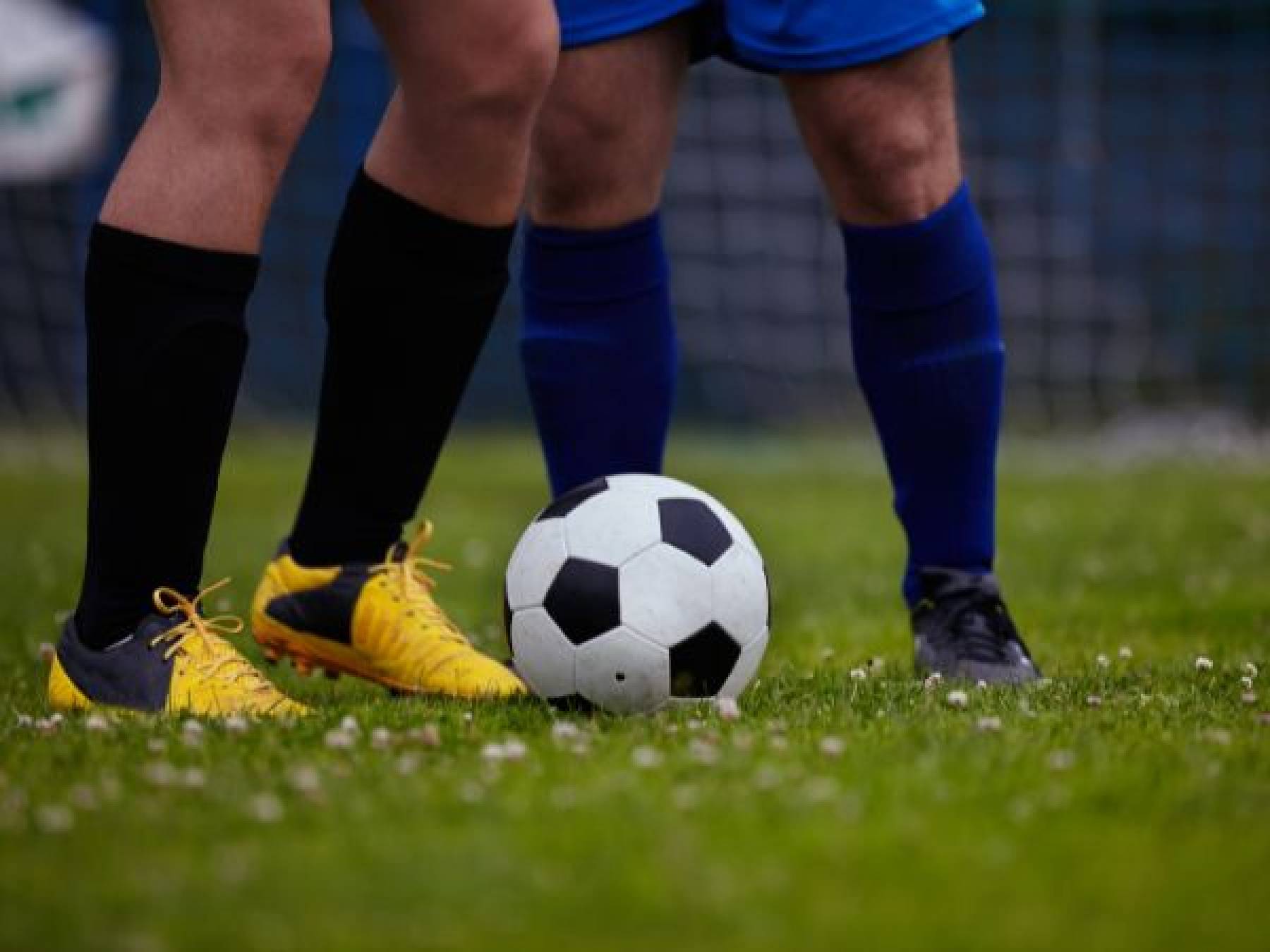 Buty piłkarskie: dopasowanie, przyczepność i wygoda dla efektywnej gry